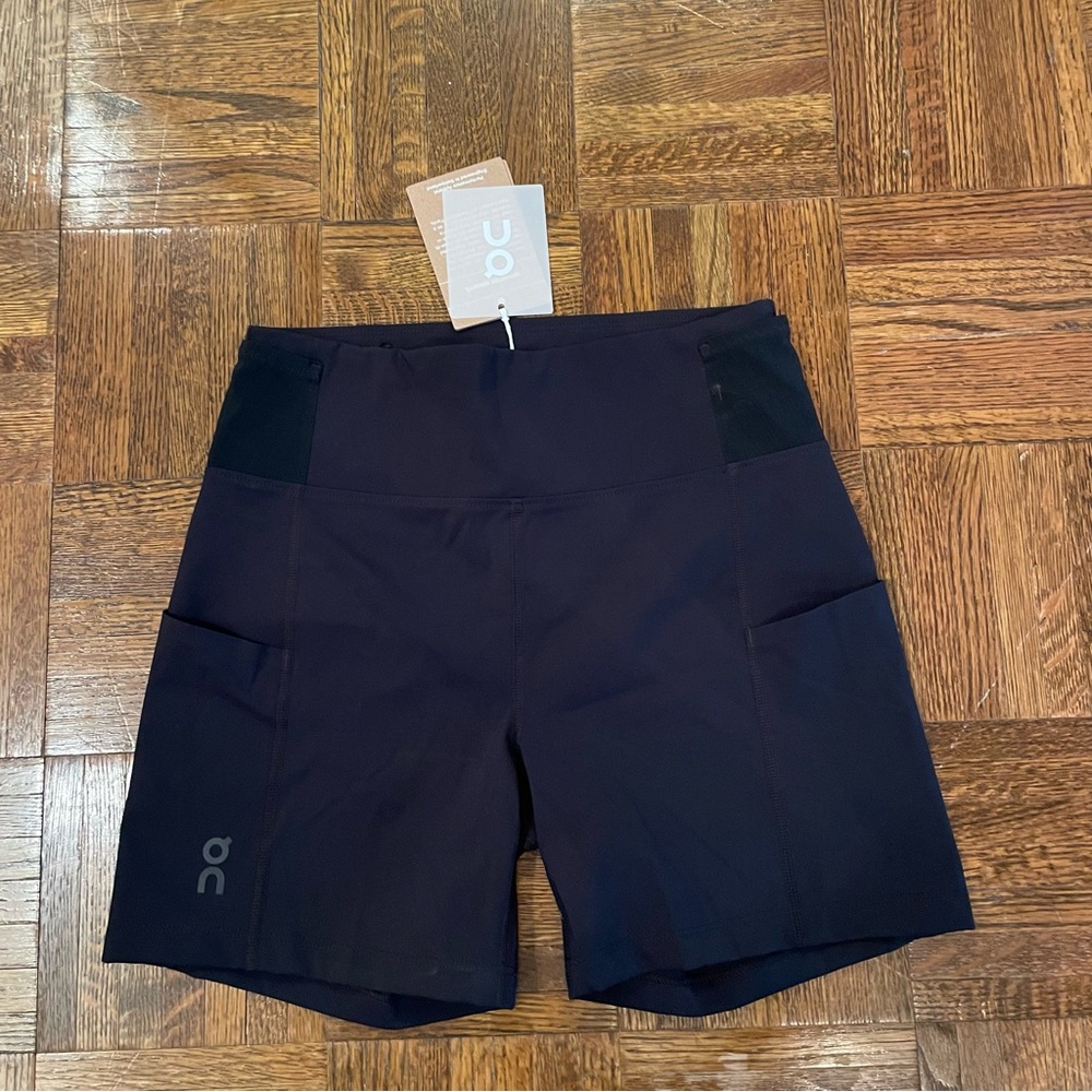 ON sprinter shorts